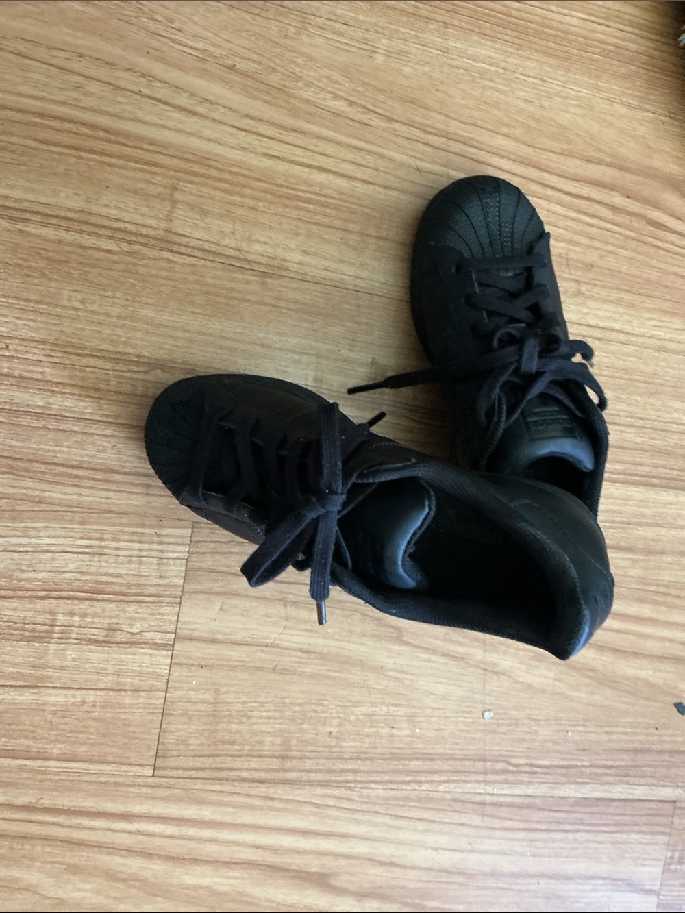 adidas Kids Black Shell-Toe Low-Top Sneakers